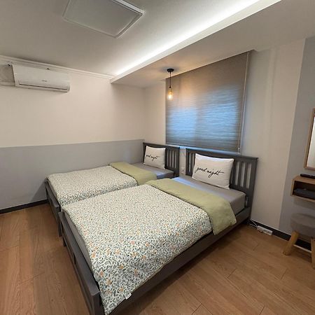 Heima Guesthouse Hongdae Сеул Экстерьер фото